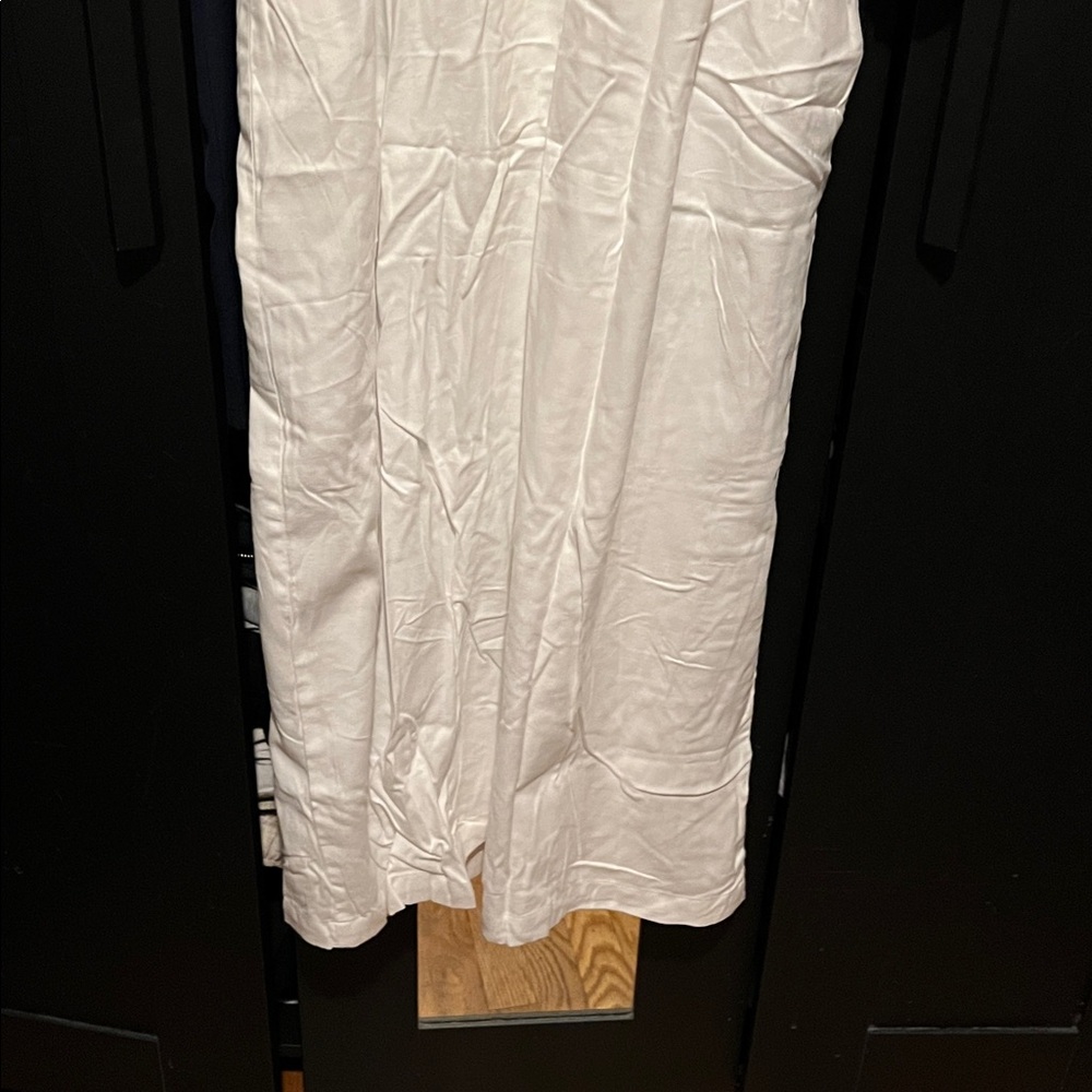 SKIMS Hotel Marble White Robe - Picture 4 of 5